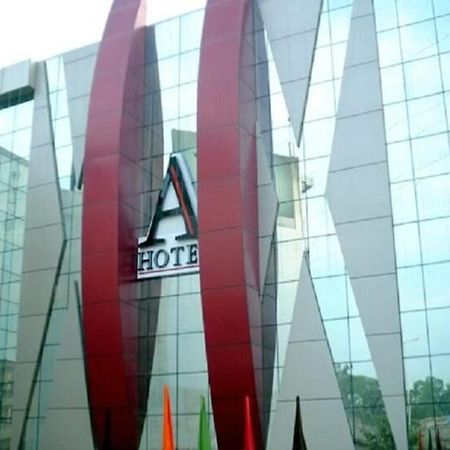 Hotel A1 Jalandhar Esterno foto