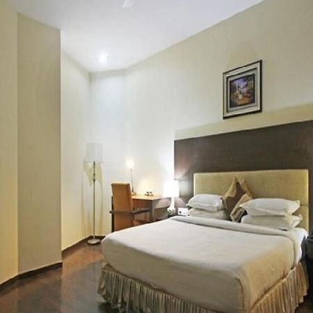 Hotel A1 Jalandhar Esterno foto