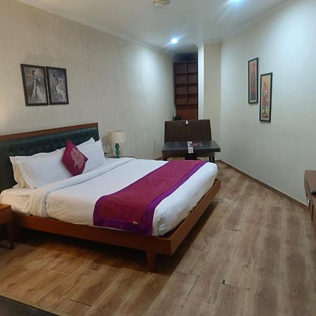 Hotel A1 Jalandhar Esterno foto
