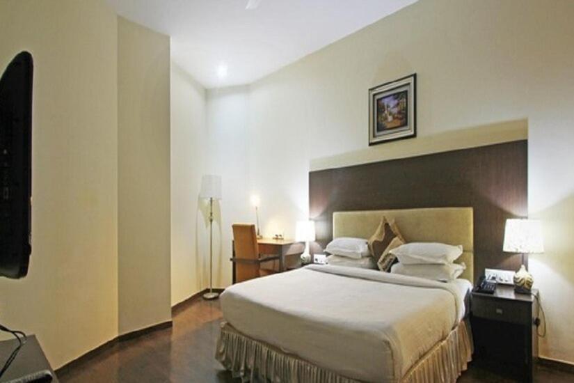 Hotel A1 Jalandhar Esterno foto