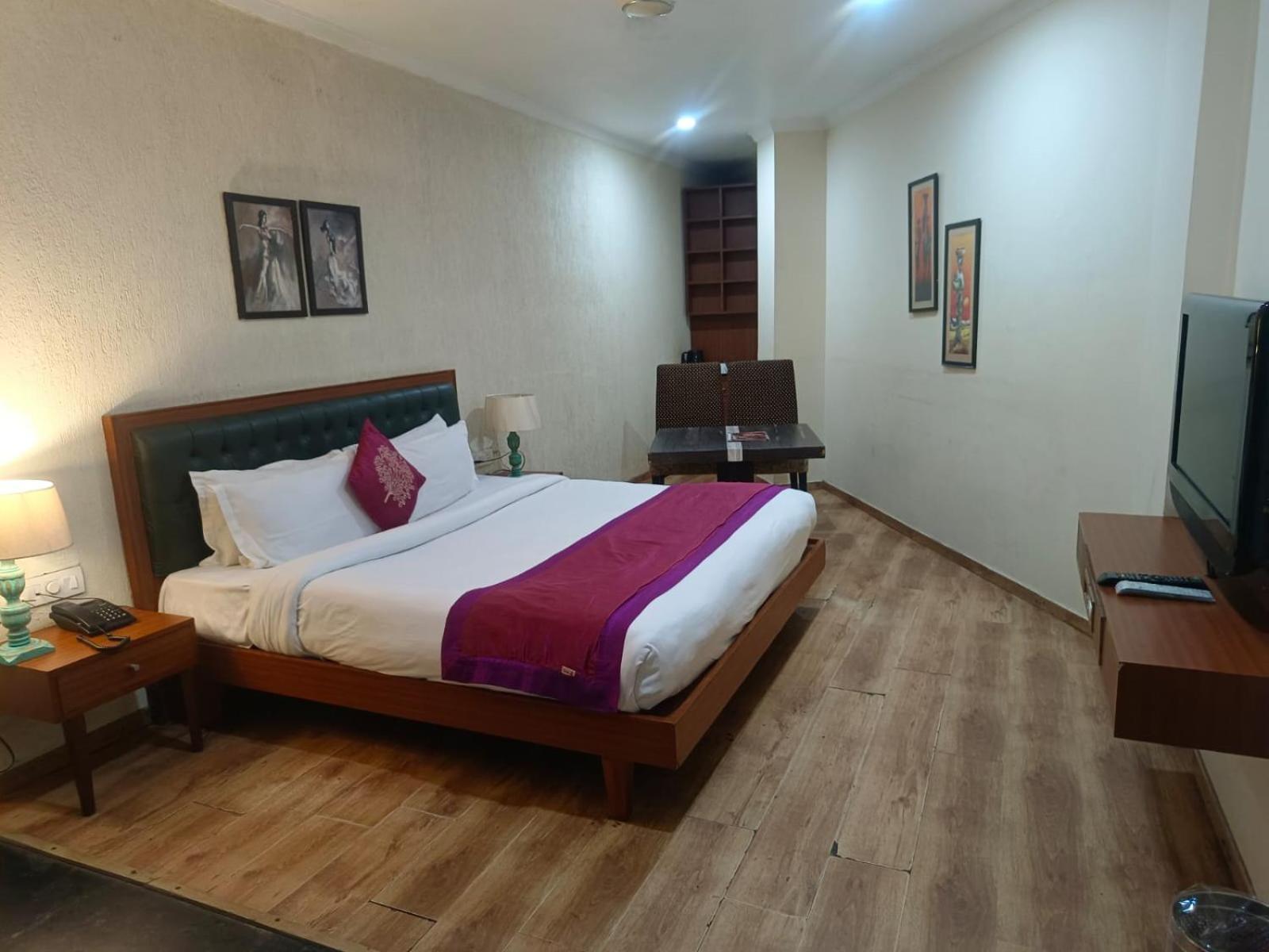 Hotel A1 Jalandhar Esterno foto